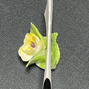VTG ONE Adderley Floral Bone China Place-Name Card Holder Yellow England 1.5"